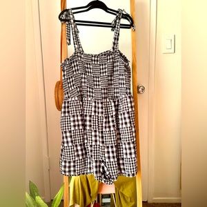 Smocked gingham romper with pockets